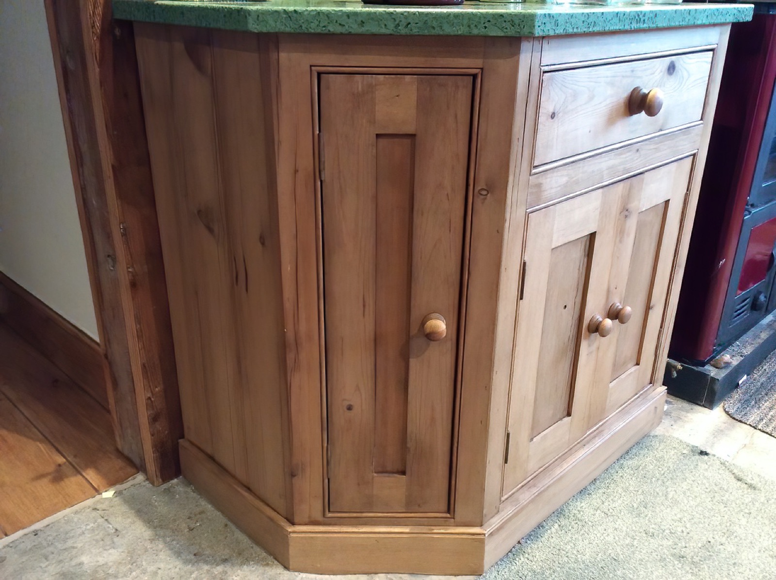 Bespoke shaker kitchen in Cheddar, Somerset by Paul Gunningham — Cheddar Kitchen project, photo 11 of 11