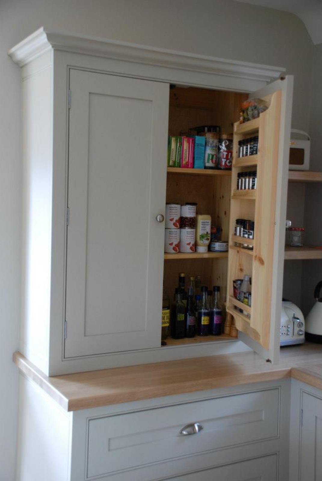Bespoke shaker kitchen in South Gloucestershire by Paul Gunningham — Cold Ashton project, photo 10 of 20
