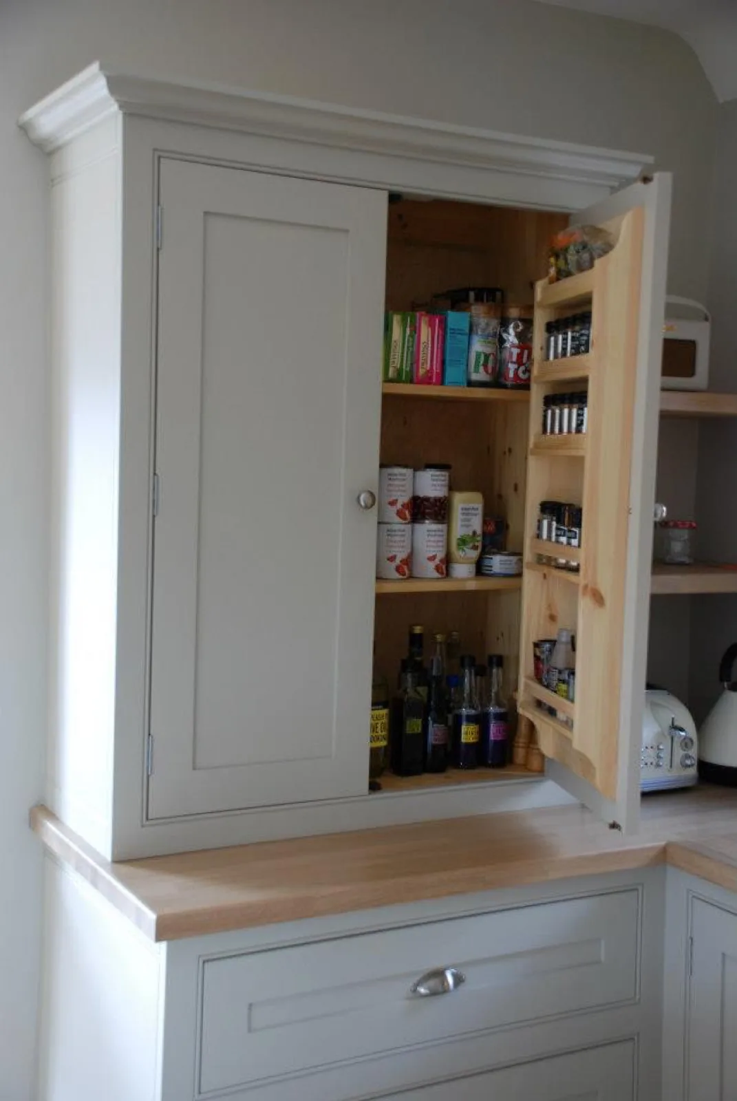 Bespoke shaker kitchen in South Gloucestershire by Paul Gunningham — Cold Ashton project, photo 10 of 20