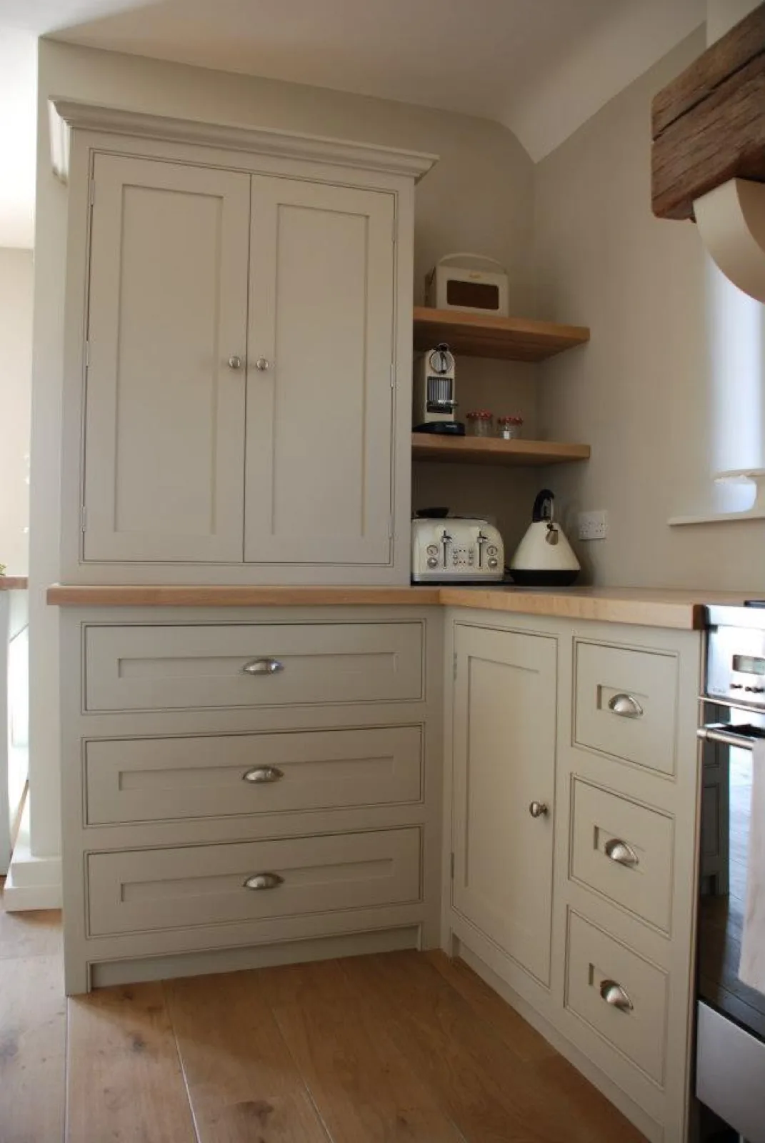 Bespoke shaker kitchen in South Gloucestershire by Paul Gunningham — Cold Ashton project, photo 13 of 20