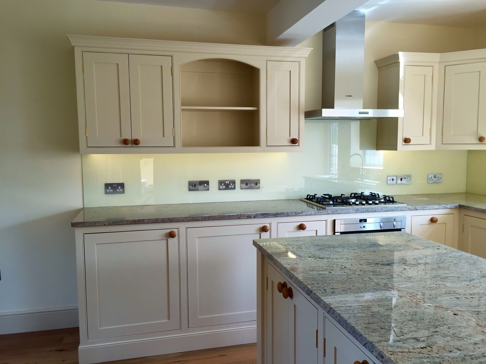 Bespoke shaker kitchen in Henleaze, Bristol by Paul Gunningham — Henleaze Kitchen project, photo 2 of 12