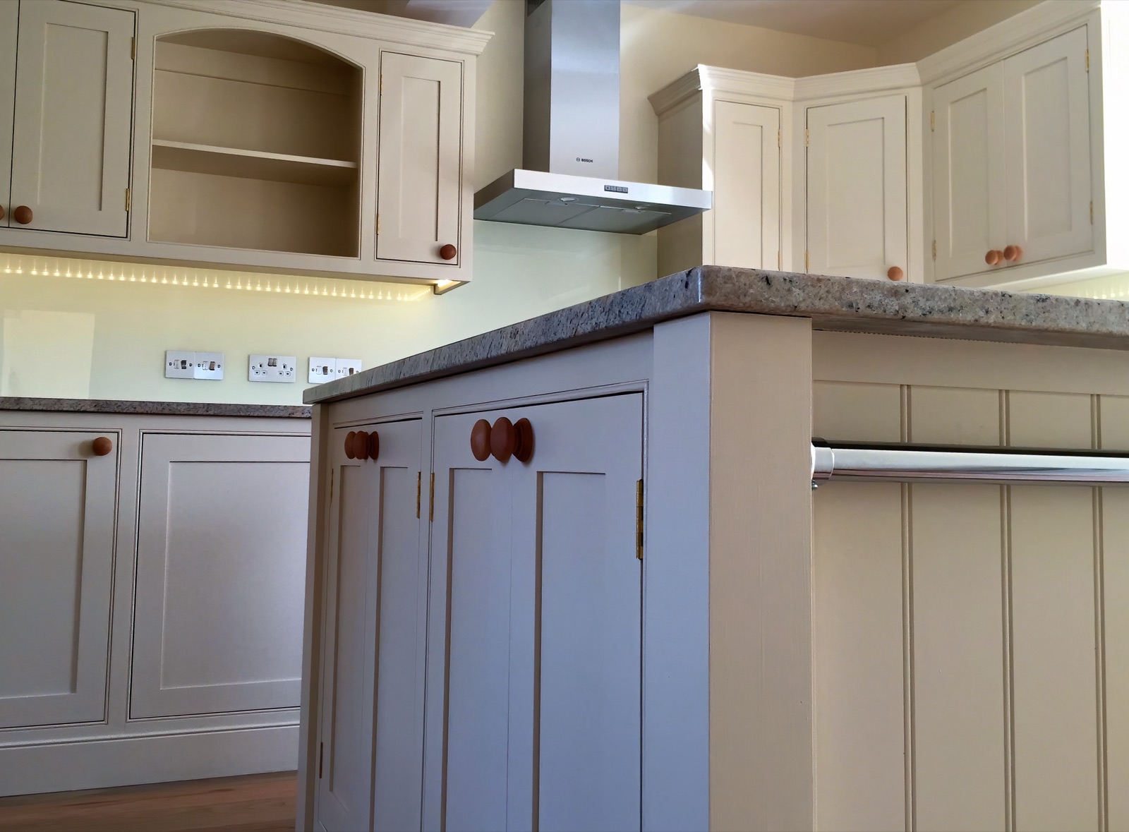 Bespoke shaker kitchen in Henleaze, Bristol by Paul Gunningham — Henleaze Kitchen project, photo 5 of 12
