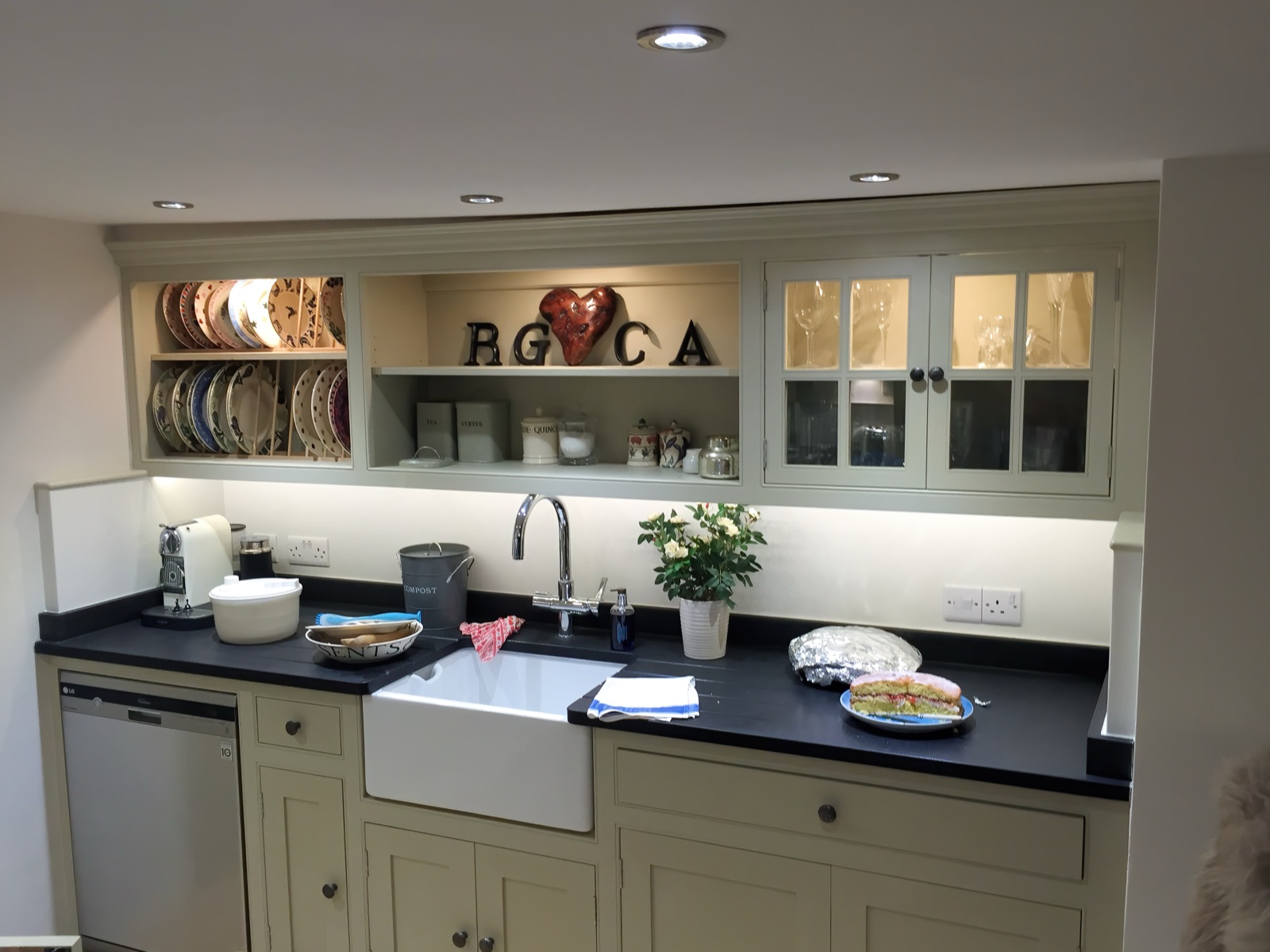 Bespoke shaker kitchen in Marshfield, South Gloucestershire by Paul Gunningham — Marshfield Kitchen project, photo 4 of 8