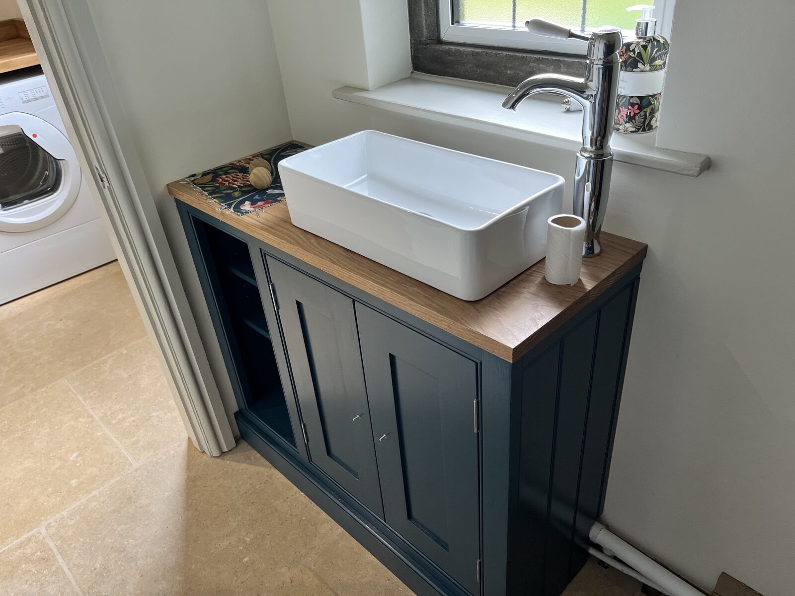 Bespoke shaker kitchen in Wiltshire by Paul Gunningham — North Wraxhall project, photo 7 of 8