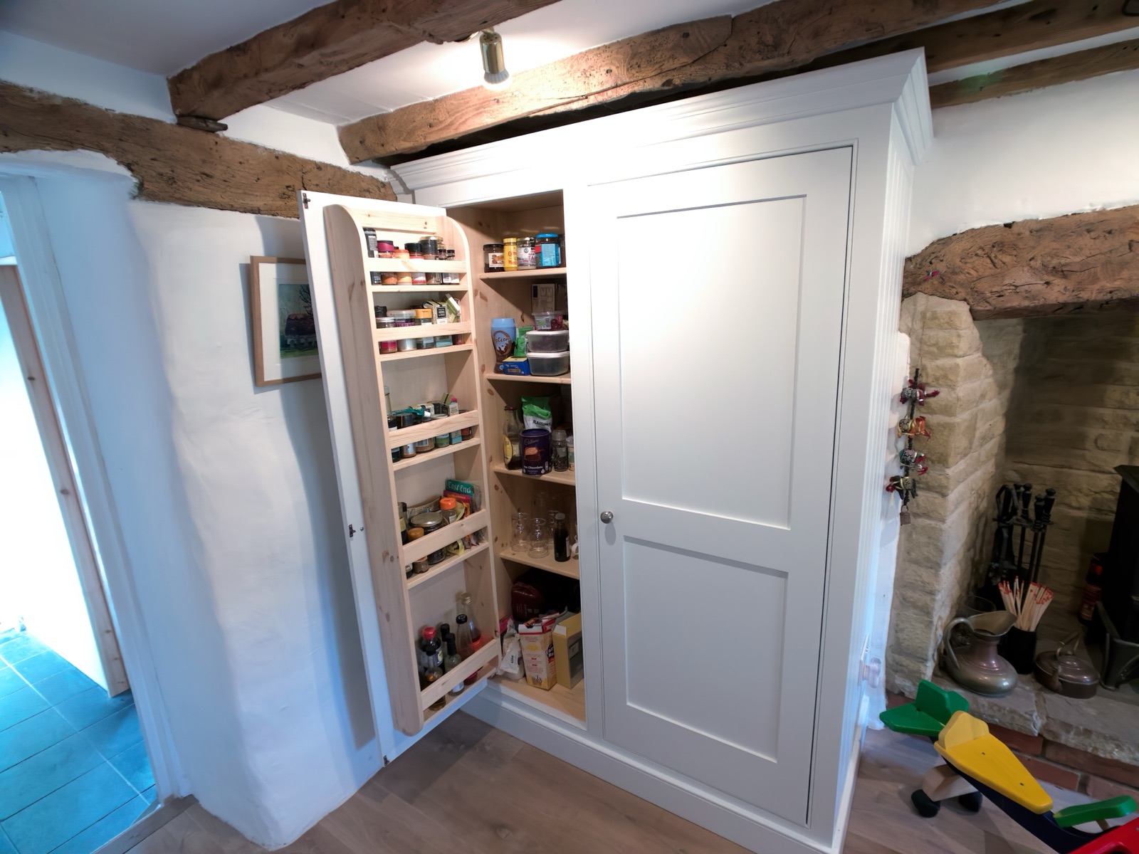 Bespoke shaker kitchen in Wallingford, Oxfordshire by Paul Gunningham — Wallingford Kitchen project, photo 7 of 8